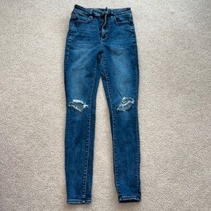 American Eagle Cut-Out Jeans size 6